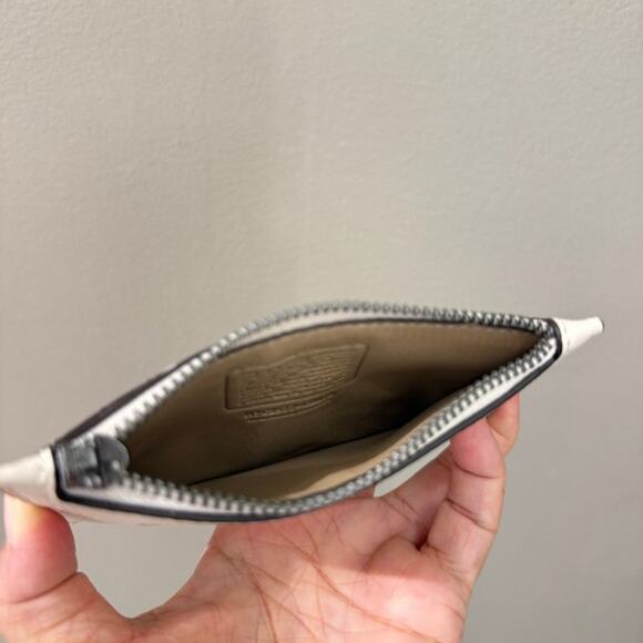 Last 1 ‼️Coach X Peanuts Zip Card Case CBM79 - Picture 4 of 5